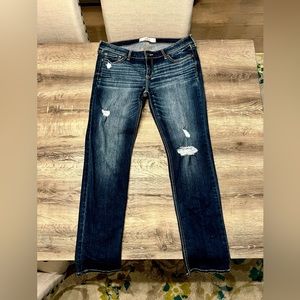 Hollister Low-Rise Distressed Skinny Jean in Vintage Dark Rinse-Sz. 15R